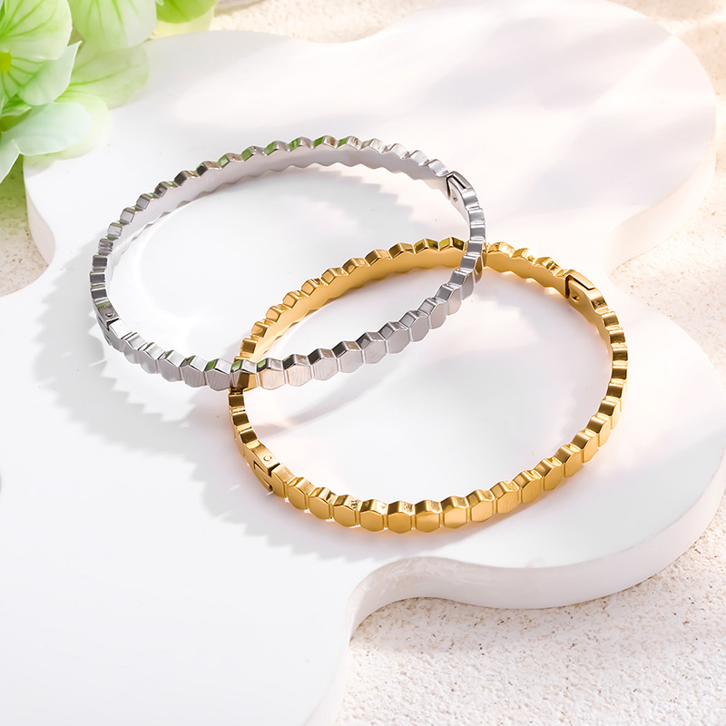 LB14 Bangle