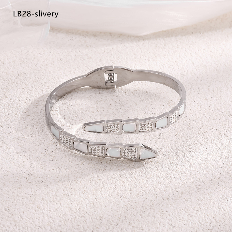 LB28 Bangle