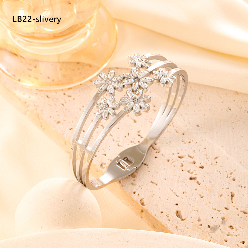 LB22 Bangle