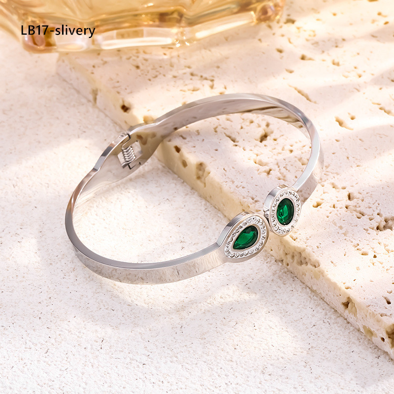 LB17 Bangle