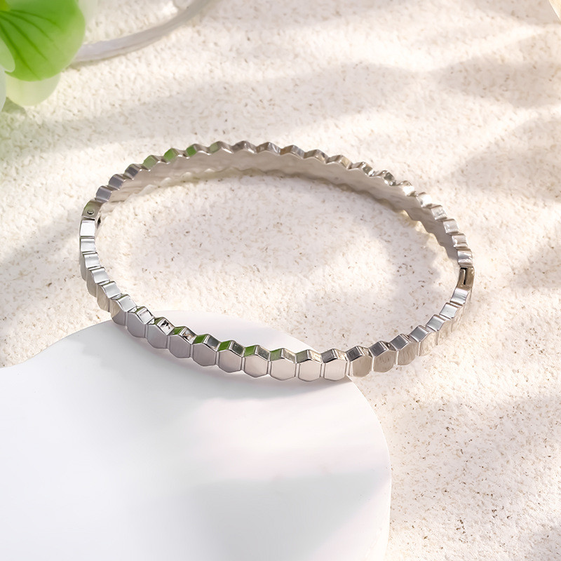 LB14 Bangle