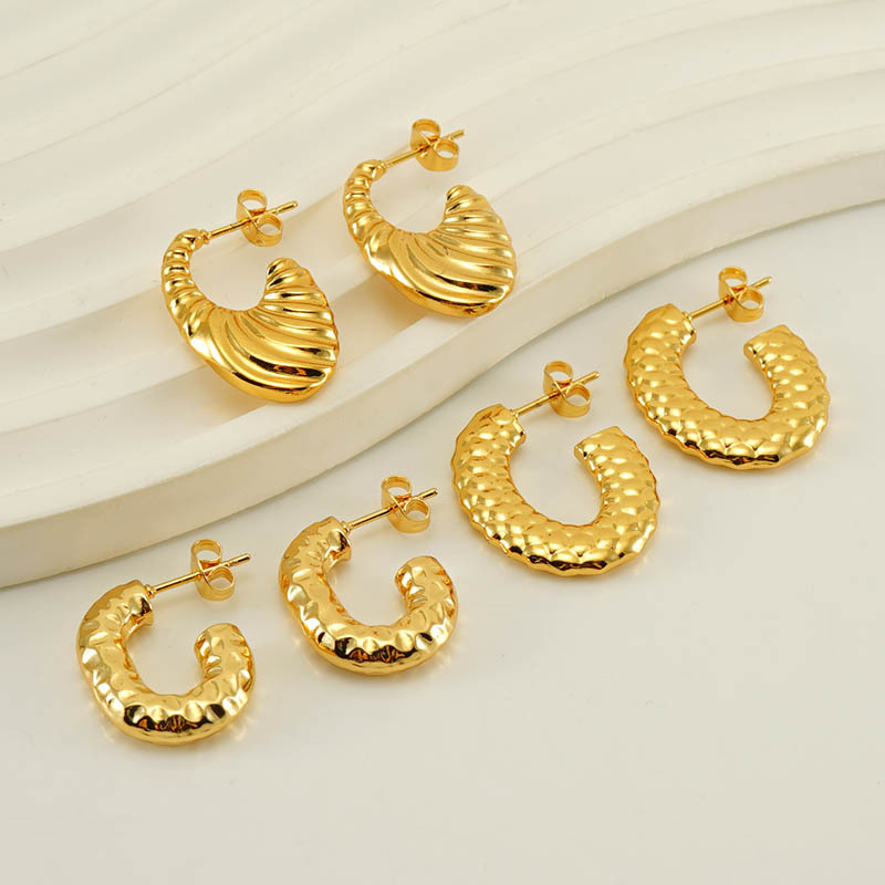 LE221 Earring