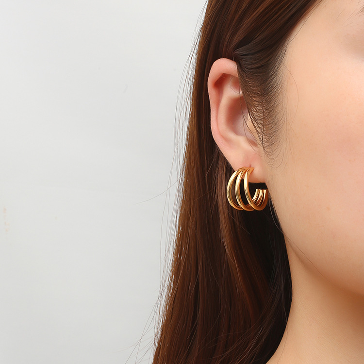 LE03 Earring