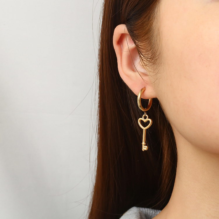 LE76 Earring