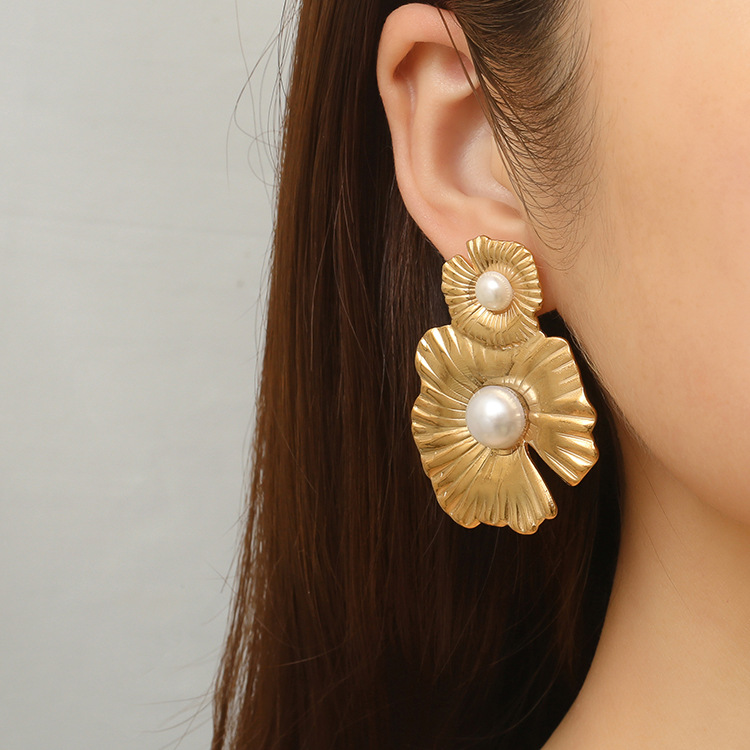 LE83 Earring