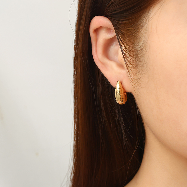 LE57 Earring