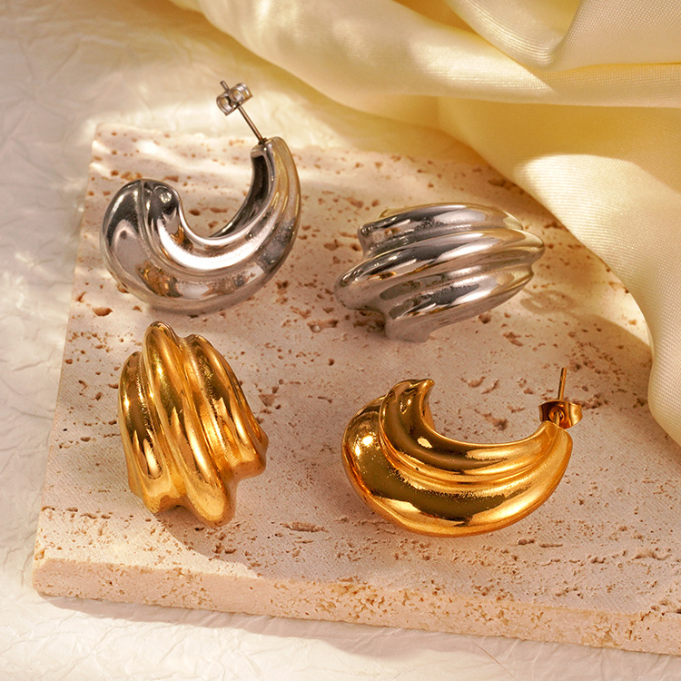 LE95 Earring