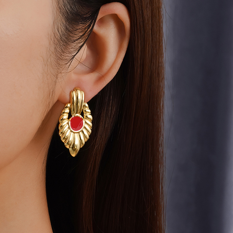 LE102 Earring