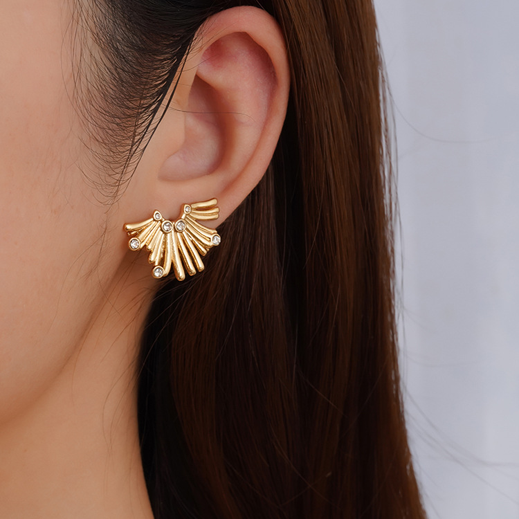 LE100 Earring