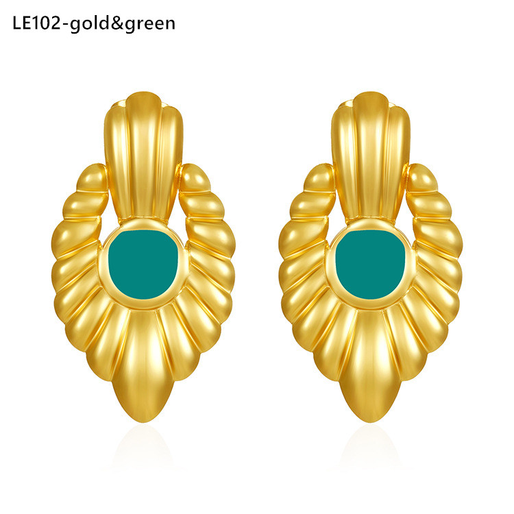LE102 Earring