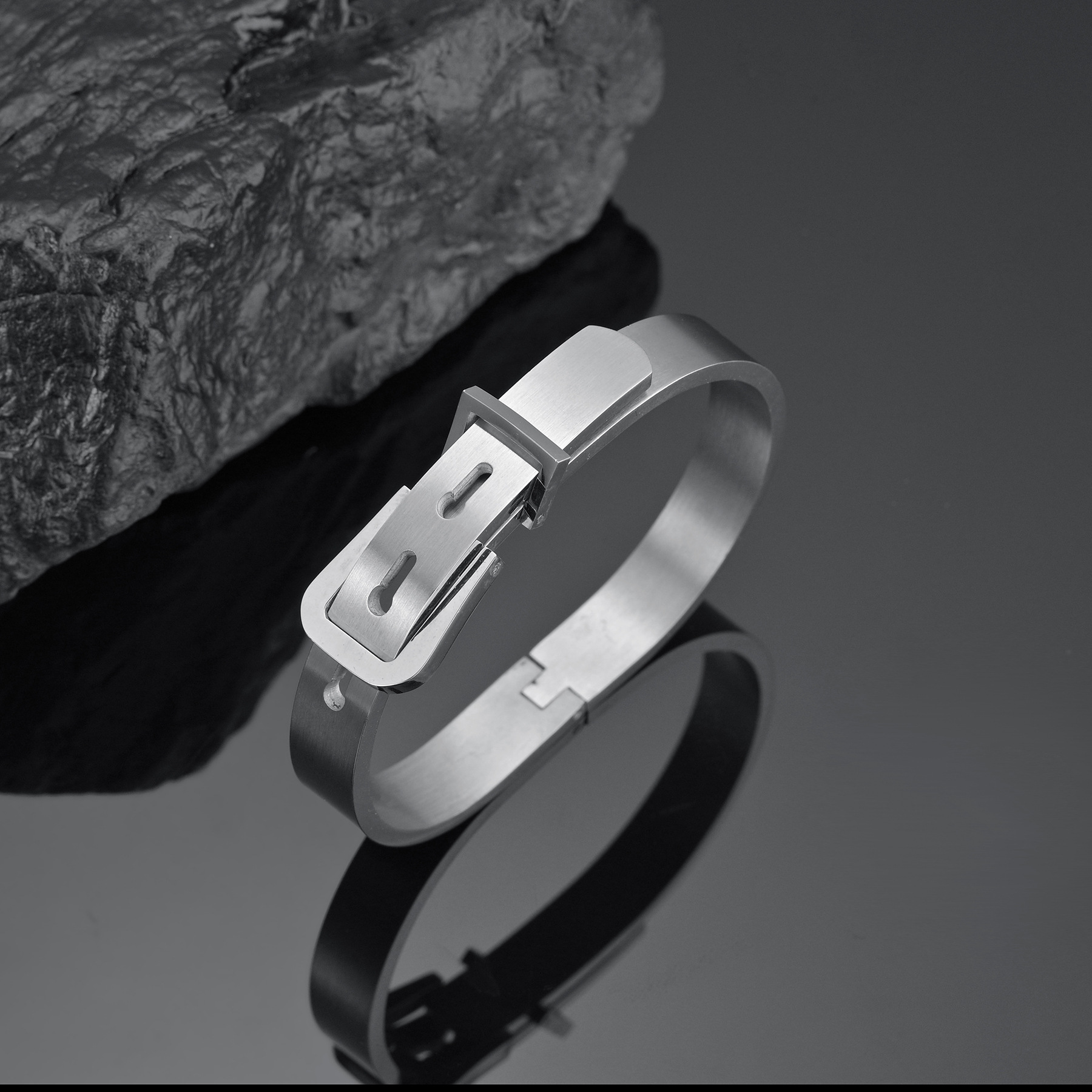 LB0010  Bracelet